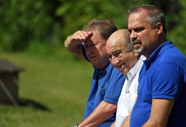 22.06.2016, xjhx, Fussball 3.Liga, FSV Frankfurt Traininbgsstart Saison 2016 17, emspor, v.l. Präsident Julius Rosenthal (FSV Frankfurt), Vize Präsident Ludwig von Natzmer (FSV Frankfurt), Geschaeftsfuehrer Finanzen Clemens Krüger (FSV Frankfurt) Frankfurt am Main