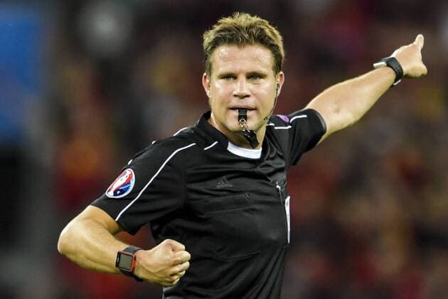 160622 Referee Felix Brych - Schweden - Belgien - EM Euro Nationalteam 22 juni 2016 in Nizza  Copyright: JOELxMARKLUND BB160622JM080