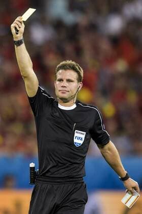 160622 Referee Felix Brych - Schweden - Belgien - EM Euro Nationalteam 22 juni 2016 in Nizza  Copyright: JOELxMARKLUND BB160622JM093