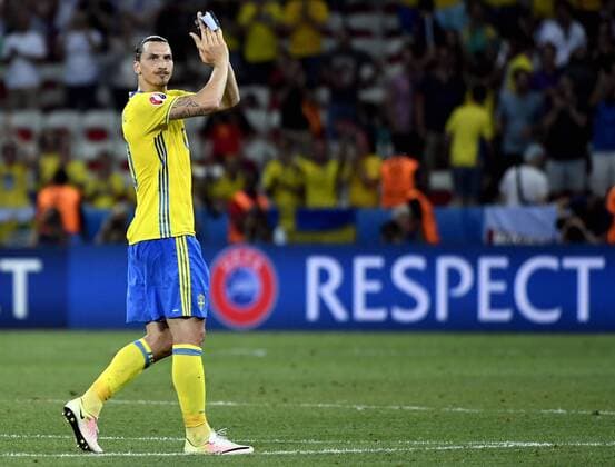 Sweden s Zlatan Ibrahimovic looks dejected after losing his last match as Swedish international after a soccer game between Belgian national soccer team Red Devils and Sweden, in group E of the group stage of the UEFA EURO EM Europameisterschaft Fussball 2016 European Championships, on Wednesday 22 June 2016, in Nice, France. The Euro2016 tournament is taking place from 10 June to 10 July. LAURIExDIEFFEMBACQ  x04875810x