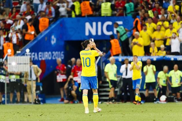 June 22 2016, Euro 2016 Sweden - Belgium (10) Zlatan Ibrahimovic, (SWE) are sad and disappointed after the game when he thanks the Swedish fans. xDanielxMalmbergxIBLxAllxOverxPressxIBLx 