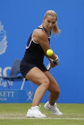 23.06.2016 Eastbourne, England. Aegon International Eastbourne Tennis Tournament. Dominika Cibulkova (SVK) returns to Agnieszka Radwanska (POL) in their Quarterfinals match at Devonshire Park. xHongboxChenx  ActionPlus11753812