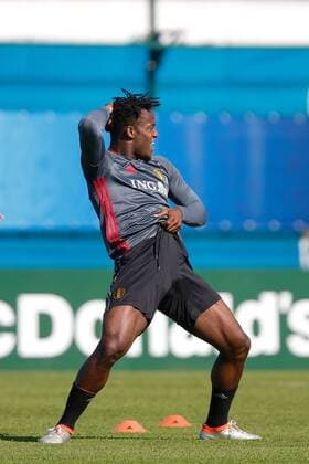 EURO 2016, Michy Batshuayi mit Tanzeinlage - Training Nationalteam Belgien Belgium s Michy Batshuayi pictured during a training session of Belgian soccer team Red Devils in Bordeaux, France, during the Euro 2016 UEFA European Championship EM Europameisterschaft in France, on Thursday 23 June 2016. The Euro2016 tournament is taking place from 10 June to 10 July. Yesterday Belgium won their game against Sweden, thus managing to qualify for the round of 16, in which they will play Hungary. BRUNOxFAHY  x04876805x