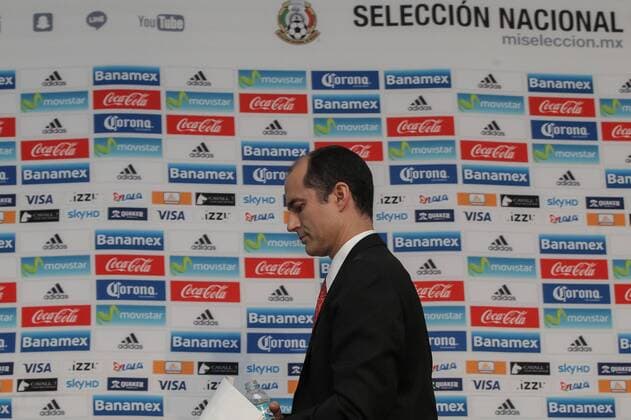 Secretary General of the Mexican Soccer Federation Guillermo Cantu delivers a presser at the Center of High Performance, Mexico City, Mexico, 23 June 2016, where he announced Juan Carlos Osorio will continue as coach of the Mexican soccer team. JUAN CARLOS OSORIO WILL CONTINUE AS MEXICO S COACH !ACHTUNG: NUR REDAKTIONELLE NUTZUNG!  MEX002 20160623-636023093433796846