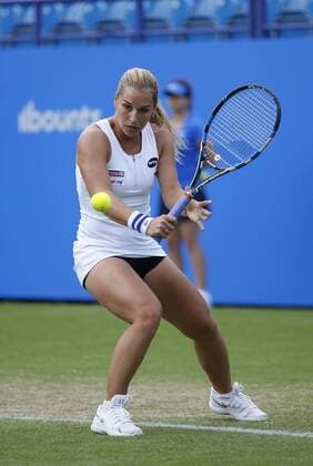 23.06.2016 Eastbourne, England. Aegon International Eastbourne Tennis Tournament. Dominika Cibulkova (SVK) in action against Agnieszka Radwanska (POL) in their Quarterfinals match at Devonshire Park. xHongboxChenx  ActionPlus11753842