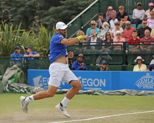 24.06.2016. Nottingham Tennis Centre, Nottingham, England. Aegon Open Mens ATP Tennis Herren Tennis. Forehand from Steve Johnson of USA as he wins against Kevin Anderson of South Africa 7-6 5-7 6-4 xDavidxKissmanx  ActionPlus11753892