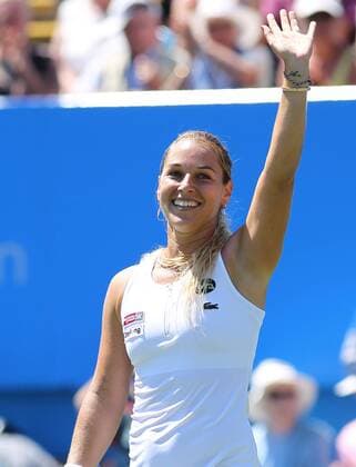 TENNIS - WTA Tennis Damen Aegon International EASTBOURNE,ENGLAND,24.JUN.16 - TENNIS - WTA Tour, Aegon International. Image shows the rejoicing of Dominika Cibulkova (SVK). GEPAxpictures xAlanxGrieves