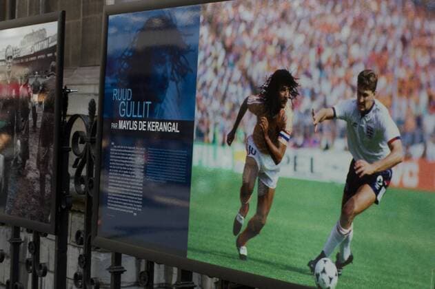 EURO 2016, Fußballausstellung am Hotel de Ville in Paris ruud gullit NEWS: Exposition foot hotel de ville - PARIS - 24 06 2016 JustineVandermarliere Panoramic 