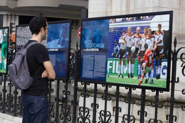 EURO 2016, Fußballausstellung am Hotel de Ville in Paris hristo stoitchkov NEWS: Exposition foot hotel de ville - PARIS - 24 06 2016 JustineVandermarliere Panoramic 