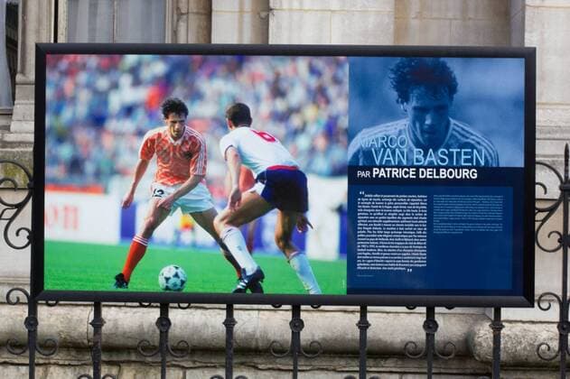 EURO 2016, Fußballausstellung am Hotel de Ville in Paris marco van basten NEWS: Exposition foot hotel de ville - PARIS - 24 06 2016 JustineVandermarliere Panoramic 