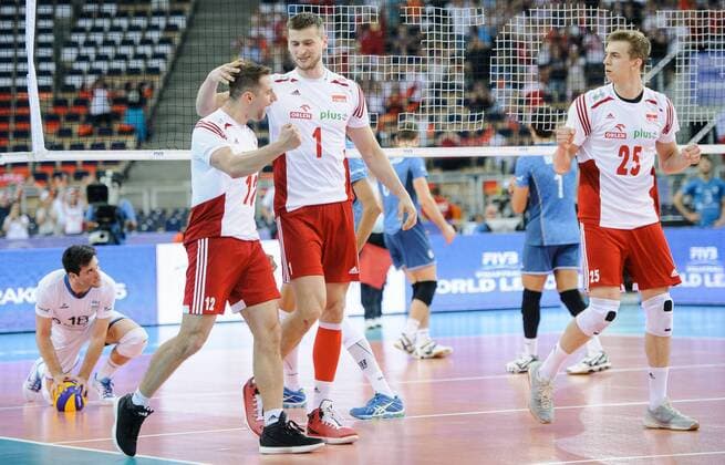 Volleyball, FIVB World League, Polen - Argentinien Lodz, FIVB WORLD LEAGUE, Nationalteam, Länderspiel, Polen - Argentinien Facundo Santucci, Grzegorz Lomacz, Piotr Nowakowski, Artur Szalpuk radosc FRANCE OUT!  20160624PF_RO1364