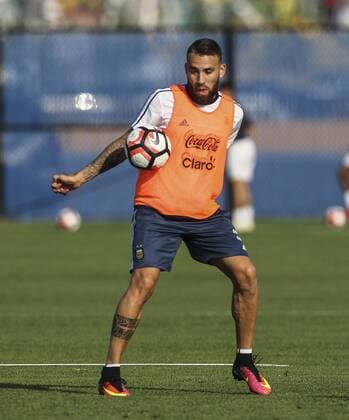Argentinian player Nicolas Otamendi during a training session at Quest Diagnostics field in East Rutherford, New Jersey, United States, 24 June 2016. EFE David Fernandez ARGENTINA TRAINING SESSION !ACHTUNG: NUR REDAKTIONELLE NUTZUNG!  EAS009 20160625-636024162303749288