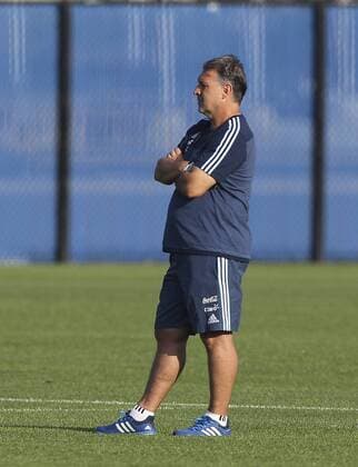 Argentinian coach Gerardo Tata Martino during a training session at Quest Diagnostics field in East Rutherford, New Jersey, United States, 24 June 2016. EFE David Fernandez ARGENTINA TRAINING SESSION !ACHTUNG: NUR REDAKTIONELLE NUTZUNG!  EAS011 20160625-636024162329333288