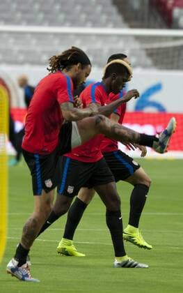 Copa America, USA Training US playerJermaine Jones (L) during a training session of the team at Phoenix University in Phoenix, Arizona, United States, 24 June 2016. US will face Colombia for the second time during their Copa America Centenario third and fourth places qualifying match tomorrow. EFE Gary Williams USA TRAINING !ACHTUNG: NUR REDAKTIONELLE NUTZUNG!  GLE010 20160625-636024186100908209
