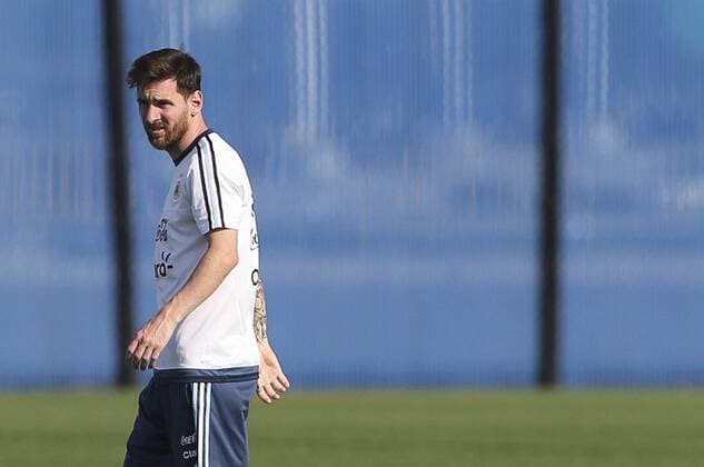 Argentina s player Lionel Messi participates in a training session at Metlife stadium in East Rutherford, New Jersey, United States, 25 June 2016. Argentina will face Chile for their Copa America Centenario final match on Sunday. ARGENTINA PRESSER !ACHTUNG: NUR REDAKTIONELLE NUTZUNG!  NEW008 20160626-636024977679514739