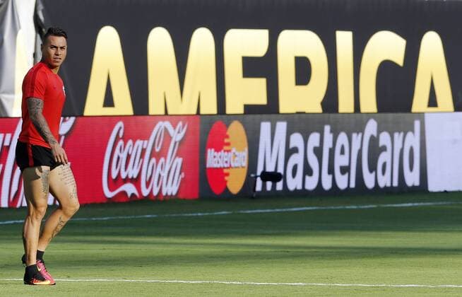 Chile player Eduardo Vargas during a training session at Metlife stadium in East Rutherford, New Jersey, United States, 25 June 2016. Chile will face Argentina for their Copa America Centenario final match on Sunday. CHILE TRAINING !ACHTUNG: NUR REDAKTIONELLE NUTZUNG!  NEW074 20160626-636025026340090429
