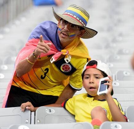 Fans of Columbia s soccer team watch their team warm up before the USA-Columbia match during the COPA America Centenario at University of Phoenix Stadium in Glendale, Arizona, June 25, 2016.  PXP2016062502 ARTxFOXALL