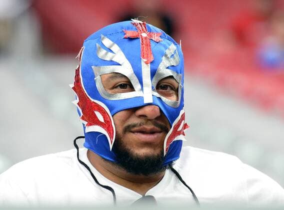 A soccer fan wears a mask before the match between USA and Columbia during the COPA America Centenario at University of Phoenix Stadium in Glendale, Arizona, June 25, 2016.  PXP2016062503 ARTxFOXALL