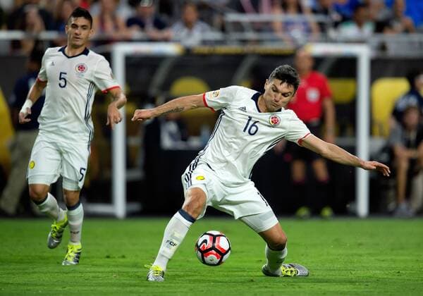 25 June 2016: Colombia midfielder Daniel Torres (16) fights for ball control during the Copa America Centenario third place game between the United States and Colombia at the University of Phoenix Stadium in Glendale, Ariz. Colombia won 1-0. (Photo by Carlos Herrera Icon Sportswire) SOCCER: JUN 25 JUN 25 Copa America Centenario - Third Place - United States v Colombia Icon1606251552 EDITORIAL USE ONLY
