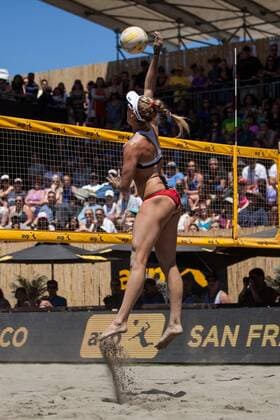 25 June 2016: April Ross goes up to attack during the AVP San Francisco Open in San Francisco, CA. (Photo by Hailey Archambault Icon Sportswire) VOLLEYBALL: JUN 25 AVP San Francisco Open Icon160625421 EDITORIAL USE ONLY