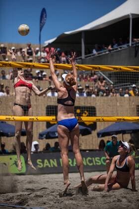 25 June 2016: Kerri Walsh Jennings looks to score as Kelly Claes goes up for a block during the AVP San Francisco Open in San Francisco, CA. (Photo by Hailey Archambault Icon Sportswire) VOLLEYBALL: JUN 25 AVP San Francisco Open Icon160625316 EDITORIAL USE ONLY