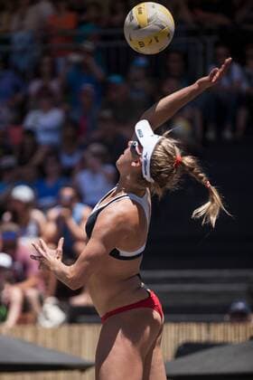 25 June 2016: April Ross serves the ball to opponents Kelly Claes and Sara Hughes during the AVP San Francisco Open in San Francisco, CA. (Photo by Hailey Archambault Icon Sportswire) VOLLEYBALL: JUN 25 AVP San Francisco Open Icon160625291 EDITORIAL USE ONLY