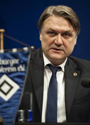 Mitgliegerversammlung ders Hamburger SV 2016 Vorstandsvorsitzender der Hamburger SV Dietmar Beiersdorfer Â