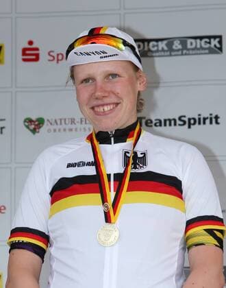 Deutsche Meisterschaft 1-er Strasse 2016 FRAUEN ueber 107,8km in Erfurt am 26.06.2016, xmdx, Deutscher Meisterin Mieke KROEGER KRÖGER (Canyon SRAM cycling), gold, Deutsche Meisterschaften Strasse 2016 Frauen