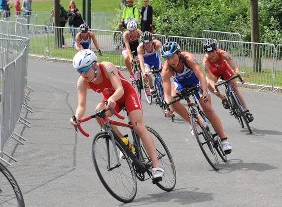26.06.2016 T3 Triathlon in Düsseldorf 1.Bundesliga Damen und Deutsche Meisterschaft vorne Jodie Stimpson (1),Emma Jeffcoat (Nr. 6 Lemgo), Mary Rabie(2) uns Lena Meißner (Nr. 7 TV Lemgo) HM