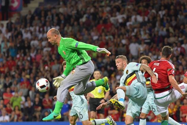 Gabor Kiraly (HUN)- Fussball - Ungarn - Belgien -- Achtelfinale Nationalteam Länderspiel - UEFA EURO EM Europameisterschaft Fussball 2016 - Toulouse - 26 06 2016 ThierryBreton Panoramic 