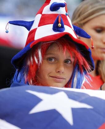 Chile fans cheer on their team before the Copa America Centenario final match between Argentina and Chile at MetLife stadium in East Rutherford, New Jersey, 26 June 2016. COPA AMERICA CENTENARIO FINAL MATCH !ACHTUNG: NUR REDAKTIONELLE NUTZUNG!  NJY015 20160627-636025887839296957
