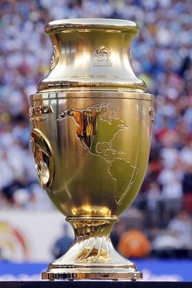 Copa America, Finale, Argentinien - Chile A view of the trophy during the Copa America Centenario final match between Argentina and Chile at MetLife stadium in East Rutherford, New Jersey, 26 June 2016. COPA AMERICA CENTENARIO FINAL MATCH !ACHTUNG: NUR REDAKTIONELLE NUTZUNG!  NJY082 20160627-636025955562909568