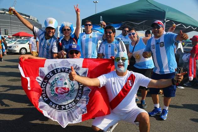 26 JUN 2016: Argentina Fans in the parking lot prior to the Copa America Centenario Final between the Argentina and Chile played at MetLife Stadium in East Rutherford,NJ. (Photo by Rich Graessle Icon Sportswire) SOCCER: JUN 26 Copa America Centenario - Final - Argentina v Chile Icon062616925 EDITORIAL USE ONLY