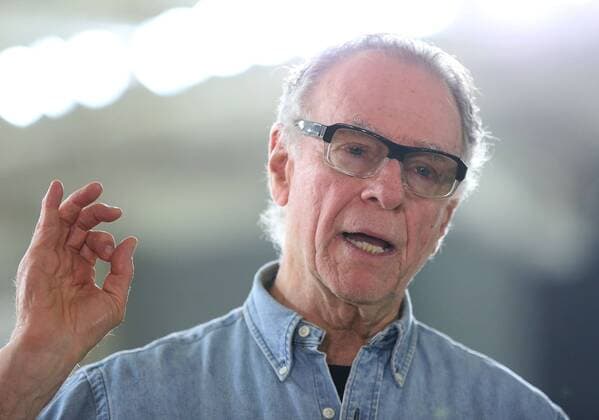 (160627) -- RIO DE JANEIRO, June 27, 2016 -- Carlos Arthur Nuzman, president of the Organizing Committee for the Rio 2016 Olympic and Paralympic Games, addresses the delivery ceremony at the Velodrome inside the Rio 2016 Olympic Park in Rio de Janeiro, Brazil, June 26, 2016. The last venue of the Rio 2016 Olympic Park was officially delivered to the Organizing Committee of the Rio 2016 Olympic and Paralympic Games on Sunday. ) (SP)BRAZIL-RIO DE JANEIRO-OLYMPIC VENUE-VELODROME LixMing 