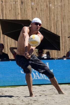 26 June 2016: Jake Gibb in action in a semifinal match during the AVP San Francisco Open in San Francisco, CA. (Photo by Hailey Archambault Icon Sportswire) VOLLEYBALL: JUN 26 AVP San Francisco Open Icon160626354 EDITORIAL USE ONLY
