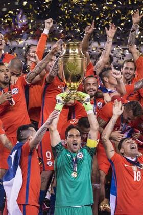 East Rutherford, New Jersey, U.S - Chile goalkeeper CLAUDIO BRAVO (1) holds the Copa America trophy at MetLife Stadium in East Rutherford, NJ. Soccer 2016 - Copa America Centenario Final Chile defeats Argentina 0-0 (4-2) Penalty Shoot out. - ZUMAs192