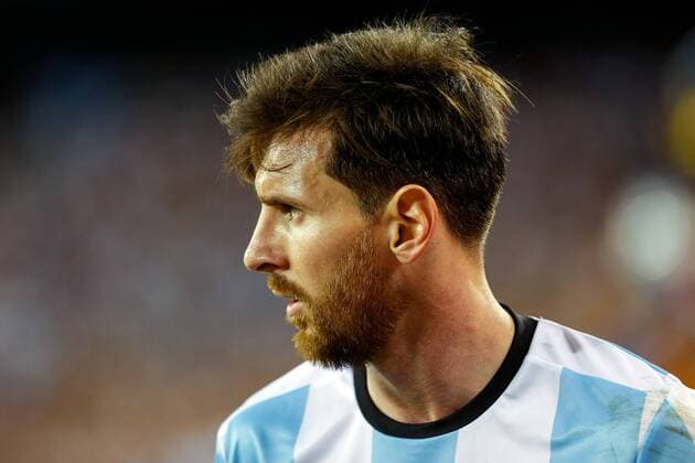 Argentina s Lionel Messi looks on during the final of 2016 Copa America Centenario soccer tournament at the Metlife Stadium in New Jersey, the United States on June 26, 2016. Chile defeated Argentina with 4-2 in penalty shootout. )(wll) (SP)US-NEW JERSEY-SOCCER-COPA AMERICA CENTENARIO-FINAL LixMuzi 