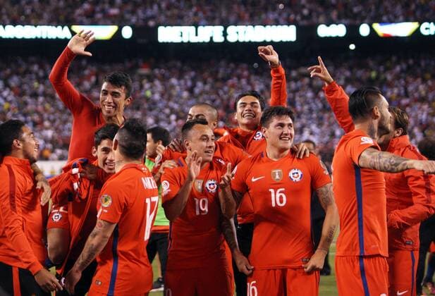 Players of Chile celebrate after winning the final of 2016 Copa America Centenario soccer tournament at the Metlife Stadium in New Jersey, the United States on June 26, 2016. Chile defeated Argentina with 4-2 in penalty shootout. )(wll) (SP)US-NEW JERSEY-SOCCER-COPA AMERICA CENTENARIO-FINAL QinxLang 