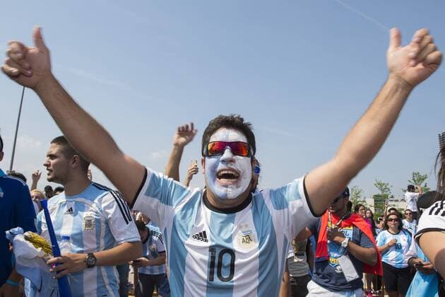 Football, Argentina v Chile. Copa America Centenario Championship 2016. Argentina s fans attend to the Copa America Centenario Championship final match against Chile at the Met Life stadium in New Jersey, USA. 26 06 2016 Argentina v Chile, final Copa America Centenario 2016. 
