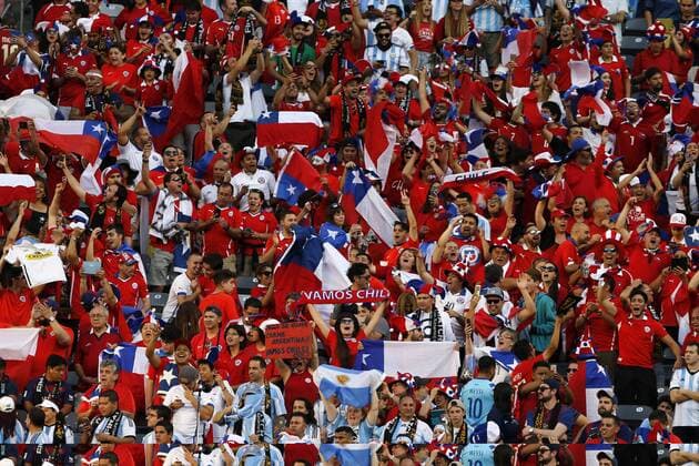 Football, Argentina v Chile. Copa America Centenario Championship 2016. Chile s fans cheer their team during the Copa America Centenario Championship final match against Argentina at the Met Life stadium in New Jersey, USA. 26 06 2016 Argentina v Chile, final Copa America Centenario 2016. 