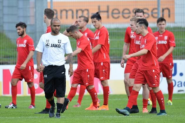 Fußball Testspiel Hammer SpVg - Rot-Weiss Essen am 26.06.2016 in der EVORA Arena in Hamm David Odonkor ( Sportlicher Leiter Hamm ), vorne Foto: Osnapix TT