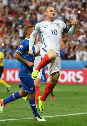 EURO 2016, England - Island (160628) -- NICE, June 27, 2016 -- Wayne Rooney(R) of England celebrates for goal during the Euro 2016 round of 16 football match between England and Iceland in Nice, France, June 27, 2016. ) (SP)FRANCE-NICE-SOCCER-EURO 2016-ENGLAND-ICELAND GuoxYong 