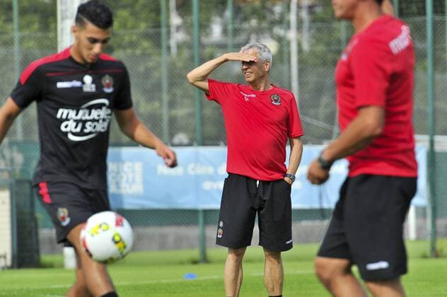 Fußball, Lucien Favre während des Trainingsauftakts bei OGC Nizza Lucien Favre - Fussball Frankreich, Ligue 1, Training OGC Nice - 29 06 2016 NORBERTSCANELLA PANORAMIC 