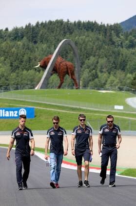 FORMULA 1 - GP of Austria 2016 SPIELBERG,AUSTRIA,30.JUN.16 - MOTORSPORTS, FORMULA 1 - Grand Prix of Austria, Red Bull Ring, preview. Image shows Daniil Kvyat (RUS Scuderia Toro Rosso 2nd from left) with team members. GEPAxpictures xChristianxWalgram