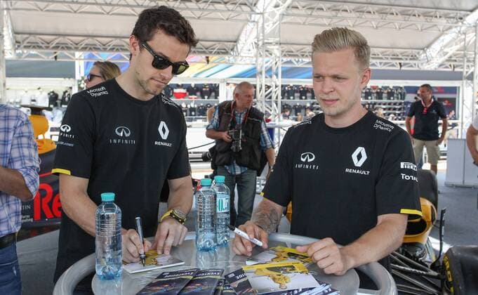 FORMULA 1 - GP of Austria 2016 SPIELBERG,AUSTRIA,30.JUN.16 - MOTORSPORTS, FORMULA 1 - Grand Prix of Austria, Red Bull Ring, preview. Image shows Jolyon Palmer (GBR Renault) and Kevin Magnussen (DEN Renault). GEPAxpictures xMarioxKneisl