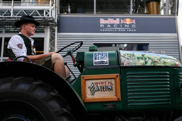 Formel 1, GP von Österreich in Spielberg FORMULA 1 - GP of Austria 2016 SPIELBERG,AUSTRIA,30.JUN.16 - MOTORSPORTS, FORMULA 1 - Grand Prix of Austria, Red Bull Ring, preview. Image shows a traktor. GEPAxpictures xDanielxGoetzhaber