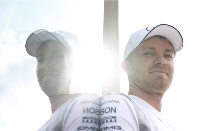 Bilder des Tages - SPORT Formel 1, GP von Österreich in Spielberg Motorsports: FIA Formula One World Championship WM Weltmeisterschaft 2016, Grand Prix of Austria, 6 Nico Rosberg (GER, Mercedes AMG Petronas Formula One Team), xHOCHxZWEIx