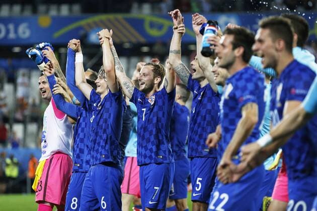 Croatia team group Mannschaftsbild Totale (CRO), JUN 21, 2016 - Football Soccer : Croatia team group celebrate after winning UEFA EURO EM Europameisterschaft Fussball 2016 group stage match between Croatia 2-1 Spain at the Stade de Bordeaux in Bordeaux, France. Noxthirdxpartyxsales  (heha025955)