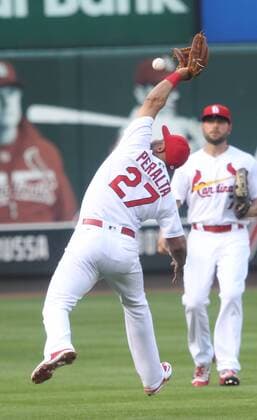 St. Louis Cardinals Jhonny Peralta can t handle a pop up off the bat of Kansas City Royals Jarrod Dyson in the second inning at Busch Stadium in St. Louis on June 30, 2016. The ball bounced off of Peralta into left field, allowing a run to score but Dyson was thrown out at third base trying to stretch the error into a triple.  SLP2016063003 BILLxGREENBLATT