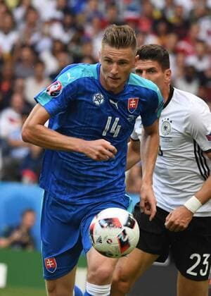 Lille, Herren Fussball Euro 2016, EM 2016, national team Nationalteam Achtelfinale, Deutschland-Slowakei, 26.06.2016,Stade Pierre Mauroy Lille Metropole, Milan Skriniar, Slowakei, Aktion, Einzelbild,